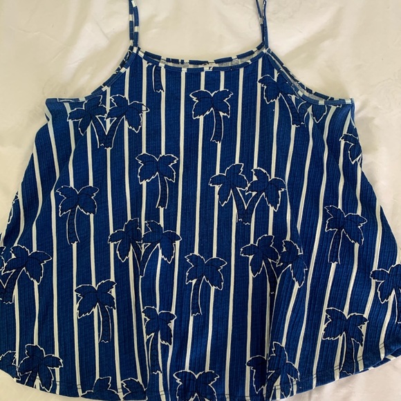 Zara Tops - Blue tee with palm tree designs
